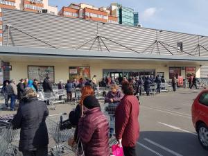 Propunere legislativă: centre de prim-ajutor în magazinele cu peste 2.000 de metri pătrați   