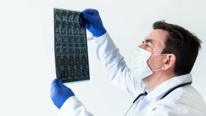 Medicii vor lucra în ambulatorii în două ture