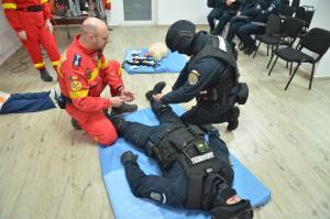Pregătire medicală de urgență &icirc;n c&acirc;mp tactic, pentru jandarmii gălățeni