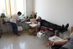 25 de liceeni, printre voluntarii campaniei de donare de sânge din Protopopiatul Tecuci   