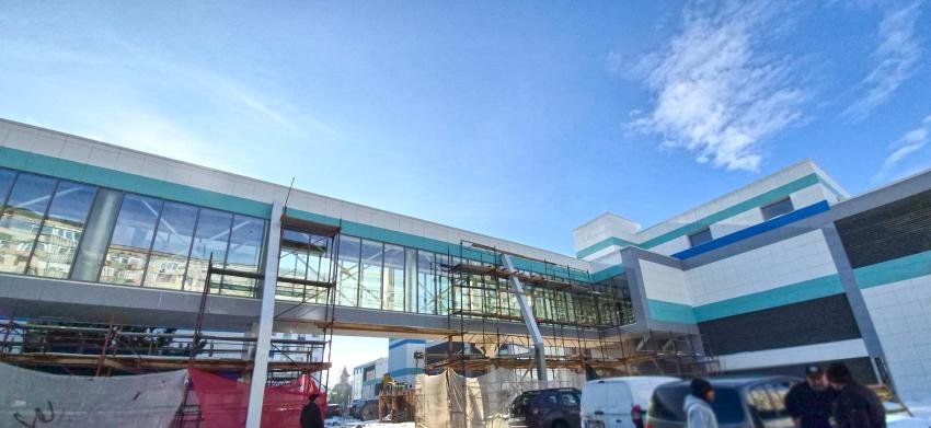 Lucrări în plină desfășurare pe șantierul parcării supraetajate de la Spitalul Județean