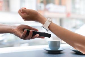 Portal pentru telemedicină și brățări inteligente pentru pacienți, la spitalul din Târgu Bujor